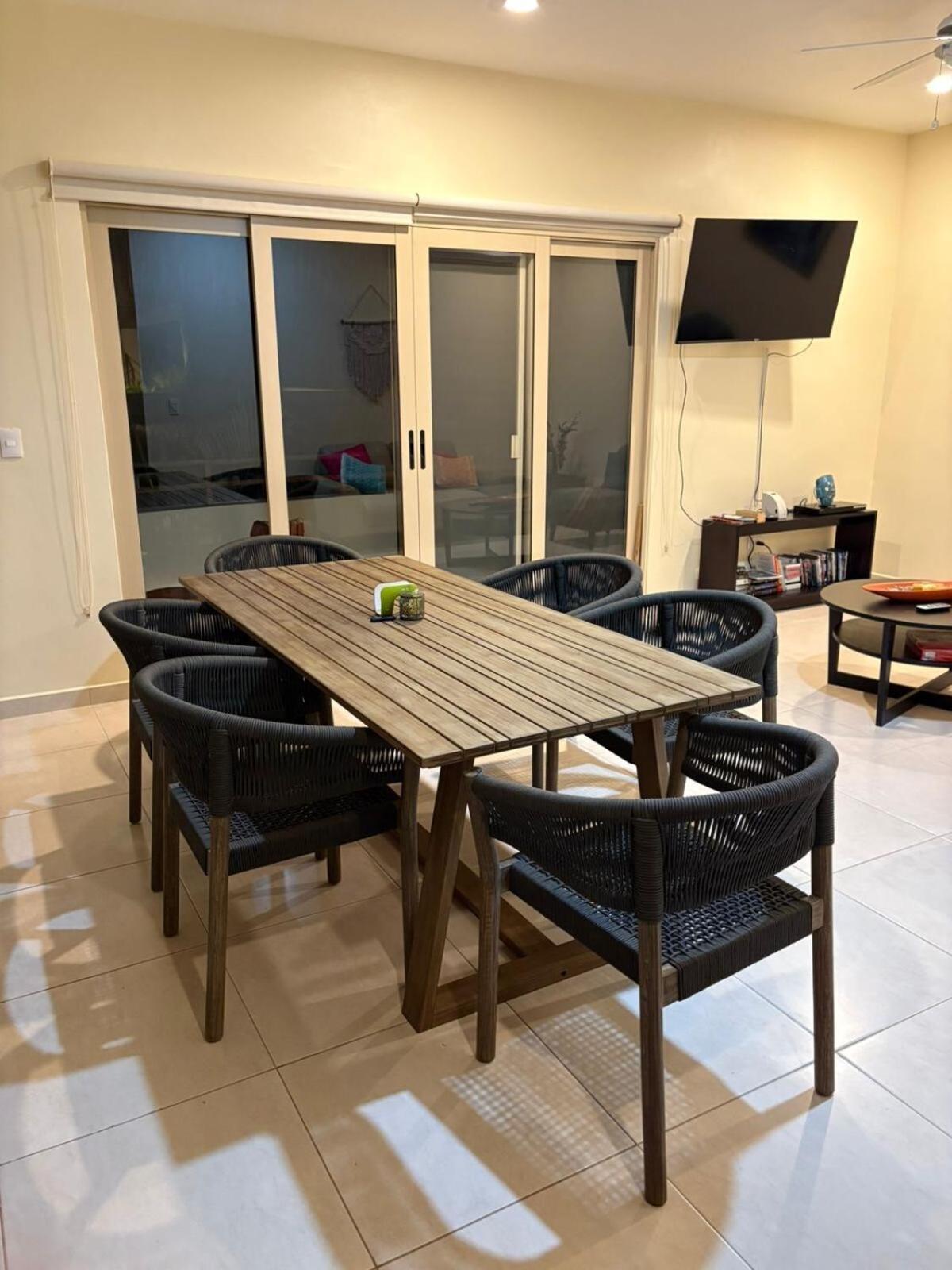 Spacious Penthouse With Private Rooftop & Jacuzzi Apartamento